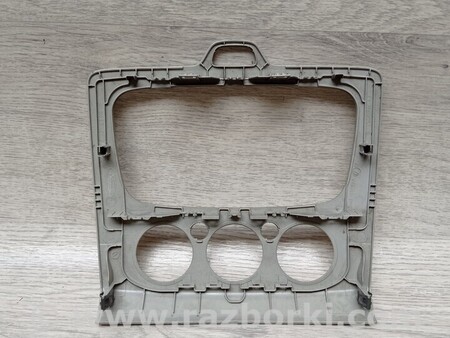 ФОТО Накладка рамка магнітоли для Ford Focus 2 (08.2004 - 07.2010) Киев