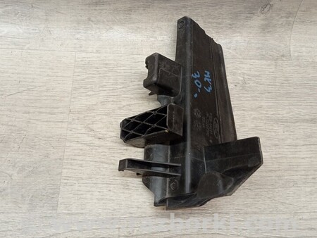 ФОТО Повітропровід дефлектор панелі радіатора правий для Ford Focus 2 (08.2004 - 07.2010) Киев