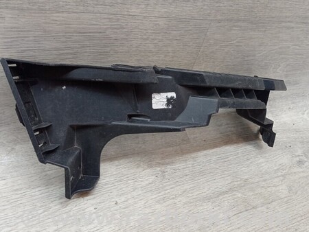 ФОТО Кронштейн кріплення направляюча заднього бампера під фару для Alfa Romeo Giulia 952 (2016-...) Киев