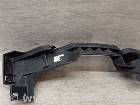 ФОТО Кронштейн кріплення направляюча заднього бампера під фару для Alfa Romeo Giulia 952 (2016-...) Киев