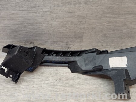 ФОТО Кронштейн кріплення направляюча заднього бампера під фару для Alfa Romeo Giulia 952 (2016-...) Киев