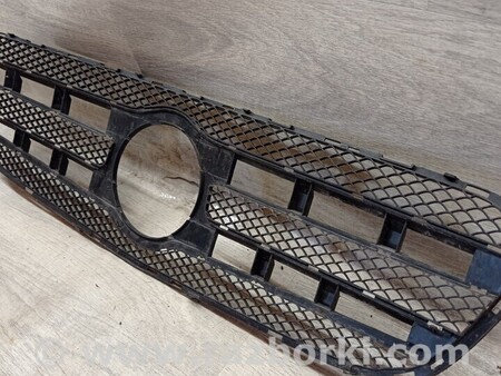 ФОТО Решетка радиатора бампера переднего центральная для Mercedes-Benz GLA-Class Киев