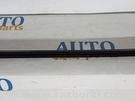 ФОТО Ущільнювач скла передніх лівих дверей для Mercedes-Benz GLK-CLASS X204 (08-15) Киев