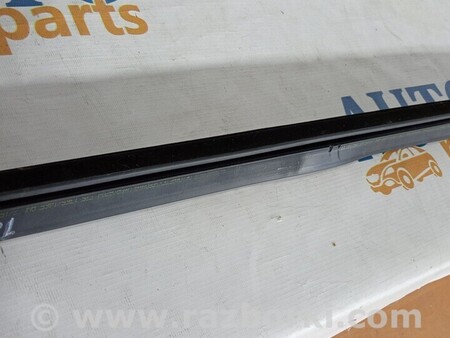 ФОТО Ущільнювач скла передніх лівих дверей для Mercedes-Benz GLK-CLASS X204 (08-15) Киев