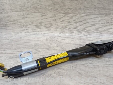 ФОТО Кронштейн Крепление ременя безопасности передних левих для Volkswagen Golf VII Mk7 (08.2012-...) Киев