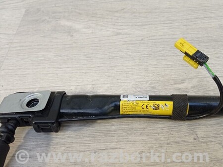 ФОТО Кронштейн Крепление ременя безопасности передних левих дверей для Volkswagen Golf VII Mk7 (08.2012-...) Киев