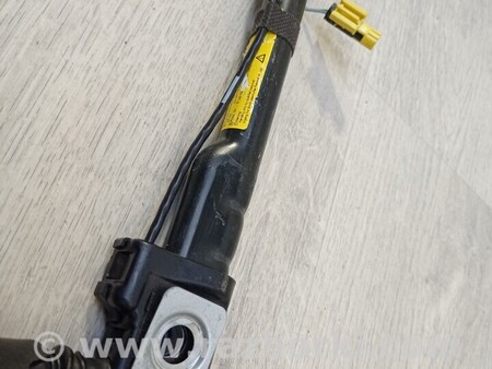 ФОТО Кронштейн Крепление ременя безопасности передних левих дверей для Volkswagen Golf VII Mk7 (08.2012-...) Киев