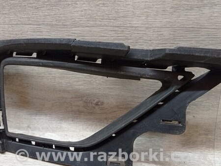 ФОТО Решітка накладка переднього бампера права Деф для Volkswagen Golf VII Mk7 (08.2012-...) Киев