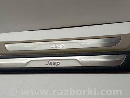 ФОТО Накладка порога правой передней двери черная для Jeep Grand Cherokee Киев
