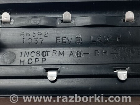 ФОТО Накладка порога правой передней двери черная для Jeep Grand Cherokee Киев