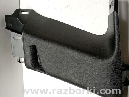 ФОТО Обшивка задней левой стойки для Jeep Grand Cherokee Киев