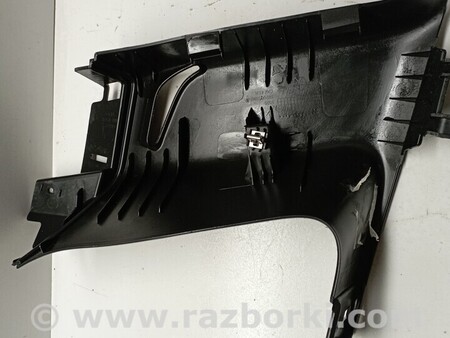 ФОТО Обшивка задней левой стойки для Jeep Grand Cherokee Киев