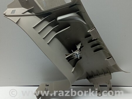 ФОТО Обшивка задней левой стойки бежевая для Jeep Grand Cherokee Киев