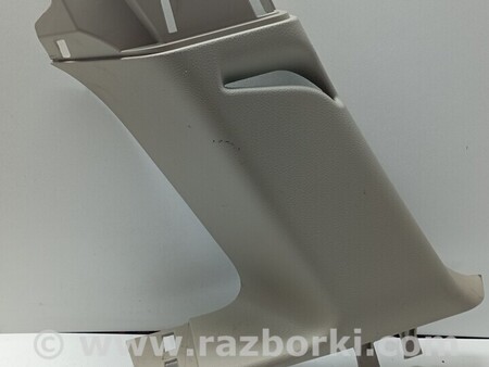 ФОТО Обшивка задней правой стойки бежевая для Jeep Grand Cherokee Киев