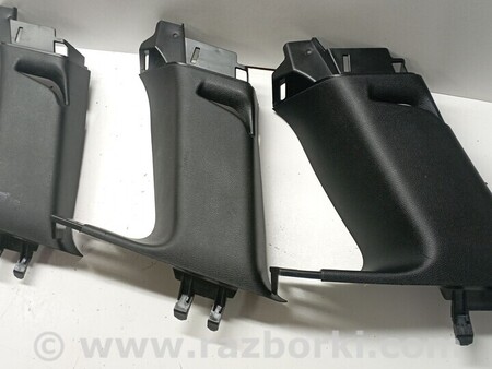 ФОТО Обшивка накладка задней правой стойки для Jeep Grand Cherokee Киев