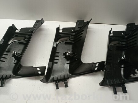 ФОТО Обшивка накладка задней правой стойки для Jeep Grand Cherokee Киев