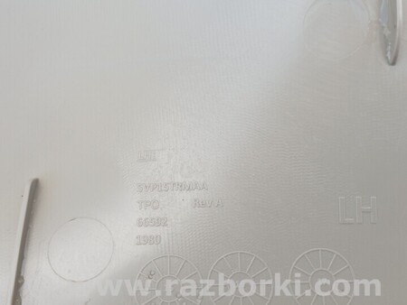 ФОТО Обшивка накладка стойки задняя левая Бежевая для Jeep Grand Cherokee Киев