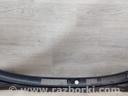 ФОТО Жабо под лобовое стекло для Toyota Hiace Киев