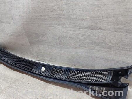 ФОТО Жабо под лобовое стекло для Toyota Hiace Киев