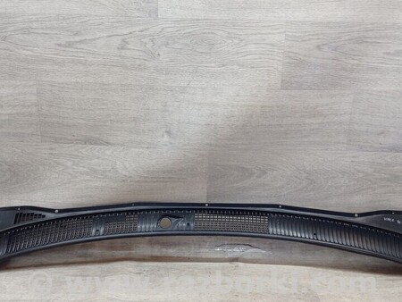 ФОТО Жабо под лобовое стекло для Toyota Hiace Киев