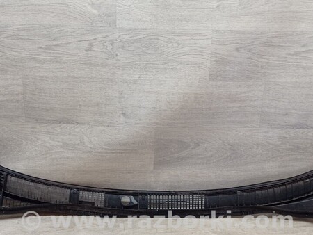 ФОТО Жабо под лобовое стекло для Toyota Hiace Киев