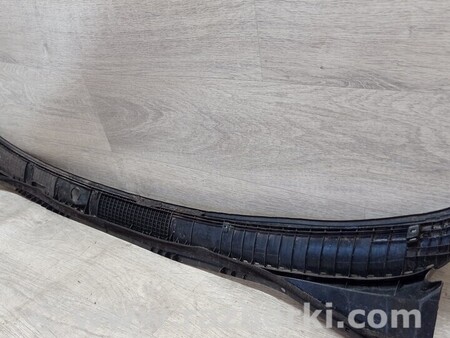 ФОТО Жабо под лобовое стекло для Toyota Hiace Киев