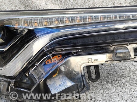 ФОТО Фара передняя правая для Toyota Hilux Киев