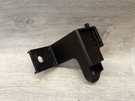 ФОТО Кронштейн кріплення направляюча заднього бампера нижній лівий для Hyundai i20 Киев