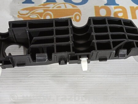 ФОТО Кронштейн переднього бампера правий для Hyundai i30 Київ