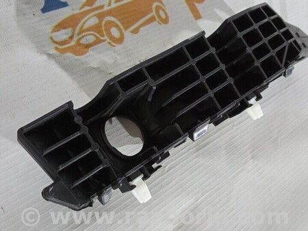 ФОТО Кронштейн переднього бампера правий для Hyundai i30 Київ