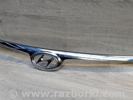 ФОТО Решетка радиатора бампера переднего центральная для Hyundai i30 Київ