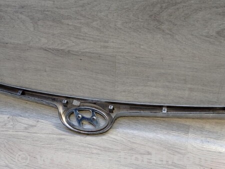 ФОТО Решетка радиатора бампера переднего центральная для Hyundai i30 Київ