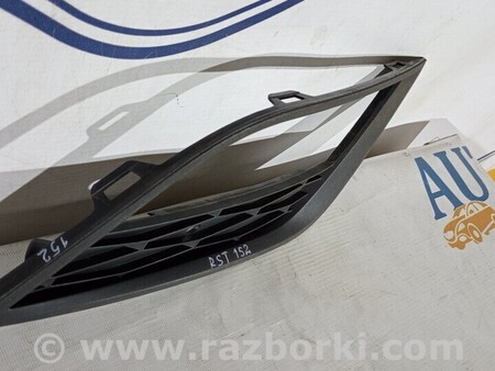 ФОТО Решетка накладка бампера переднего правая для Seat Ibiza Киев