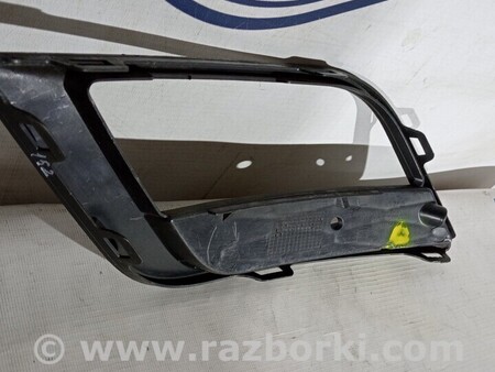 ФОТО Решетка накладка бампера переднего правая для Seat Ibiza Киев