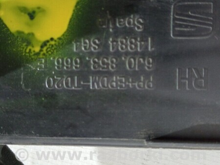 ФОТО Решетка накладка бампера переднего правая для Seat Ibiza Киев