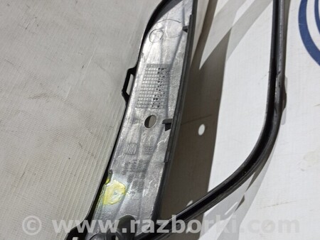 ФОТО Решетка накладка бампера переднего правая для Seat Ibiza Киев