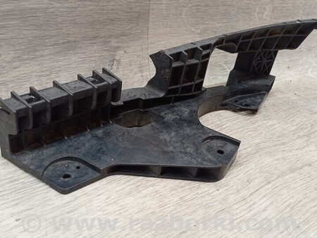 ФОТО Кронштейн кріплення направляюча переднього бампера правий для Lexus IS Киев