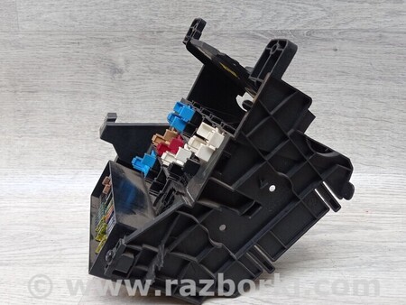 ФОТО Блок запобіжників моторний відсік для Volkswagen Jetta (все года выпуска + USA) Киев