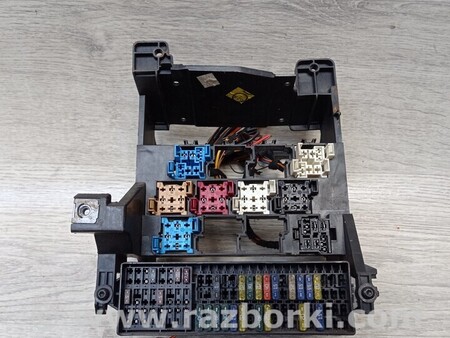 ФОТО Блок запобіжників моторний відсік для Volkswagen Jetta (все года выпуска + USA) Киев