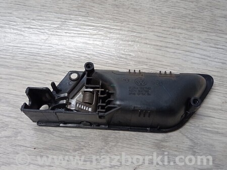 ФОТО Ручка дверей салона задня права для Volkswagen Jetta (все года выпуска + USA) Киев