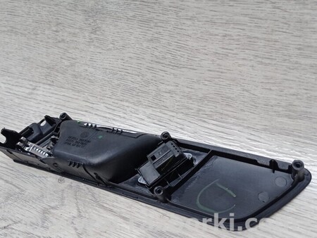 ФОТО Ручка двері внутрішня передня права для Volkswagen Jetta (все года выпуска + USA) Киев