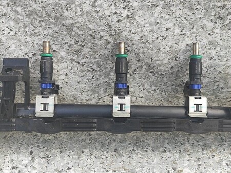 ФОТО Топливная рейка форсунки для Ford Ka Киев