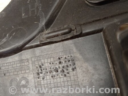 ФОТО Кронштейн кріплення башмак опора направляюча переднього бампера для Skoda Karoq (2016-...) Киев