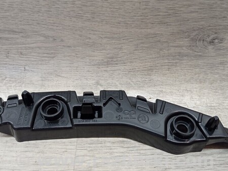 ФОТО Kронштейн кріплення направляюча переднього бампера лівий для Skoda Karoq (2016-...) Киев