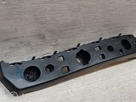 ФОТО Кронштейн кріплення направляюча бампера заднього права для Nissan Kicks Киев