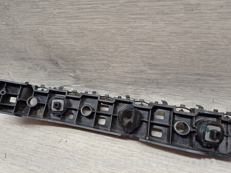 ФОТО Кронштейн кріплення направляюча бампера заднього права для Nissan Kicks Киев