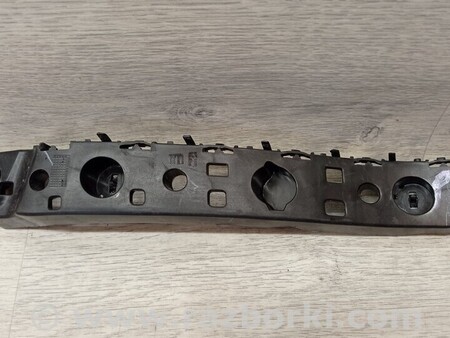 ФОТО Кронштейн кріплення направляюча заднього бампера лівий для Nissan Kicks Киев