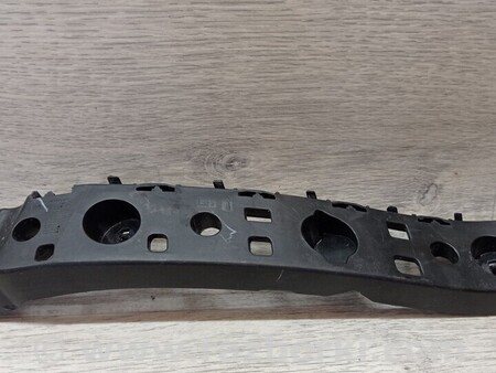 ФОТО Кронштейн кріплення направляюча заднього бампера лівий для Nissan Kicks Киев