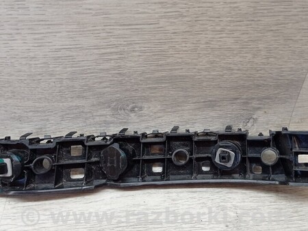 ФОТО Кронштейн кріплення направляюча заднього бампера лівий для Nissan Kicks Киев