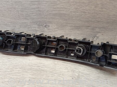 ФОТО Кронштейн кріплення направляюча заднього бампера лівий для Nissan Kicks Киев